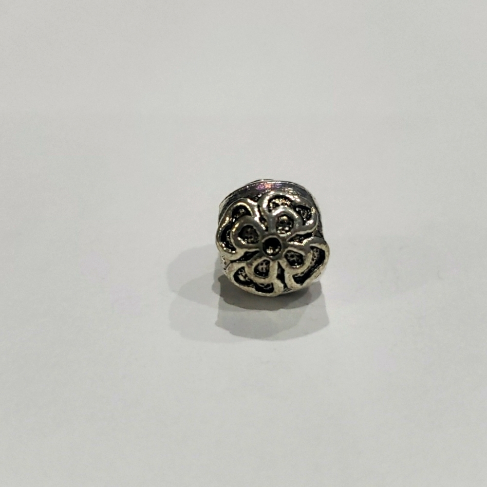 1X Flower Bead Charm Silver Fit Eupropean Chain & Pendora Bracelet